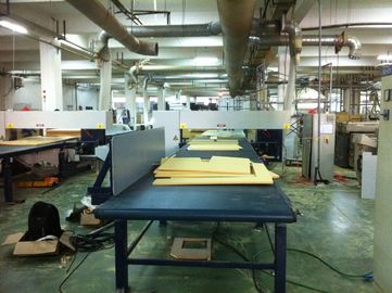 High Speed ​​cứng PU Foam hút chân không Máy cắt hoàn toàn tự động, Foam CNC Cutter