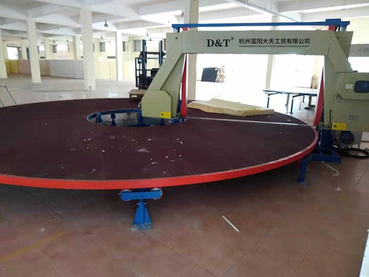 Máy cắt bọt theo chiều ngang tự động 5 bộ với bàn xoay
