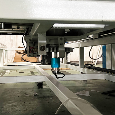 Máy cắt bọt đường viền Cnc dọc tự động Ổn định