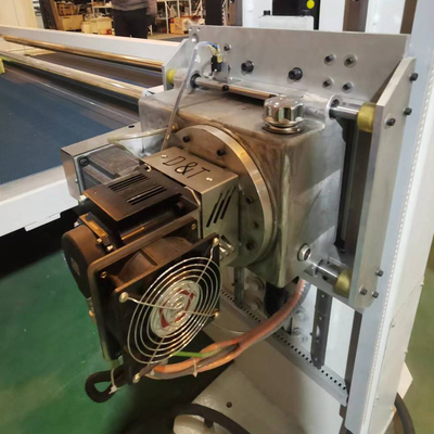 Dễ dàng vận hành DTC-SD2012 Máy cắt đường viền bọt nhung dao động hai lưỡi cho bọt PU