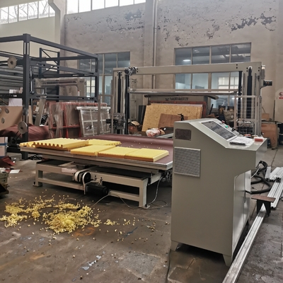 Máy cắt bọt biển ngang CNC chính xác cao với lưỡi dao động cho bọt polyurethane