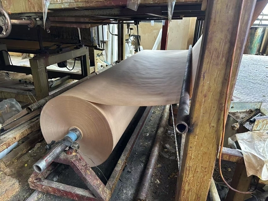 Máy cắt bọt biển tiên tiến với đường ray hướng dẫn khung chính và đường ray kết nối điện tử