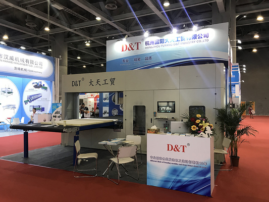 Máy cắt đường viền lưỡi quay DTC - R2012 cho bọt nhớ nệm